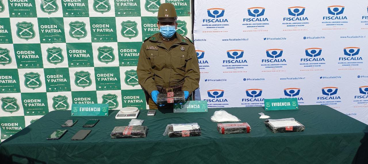 Carabineros de la Prefectura de Cachapoal logran incautar más de 4 kilogramos de cocaína de alta pureza en San Vicente.