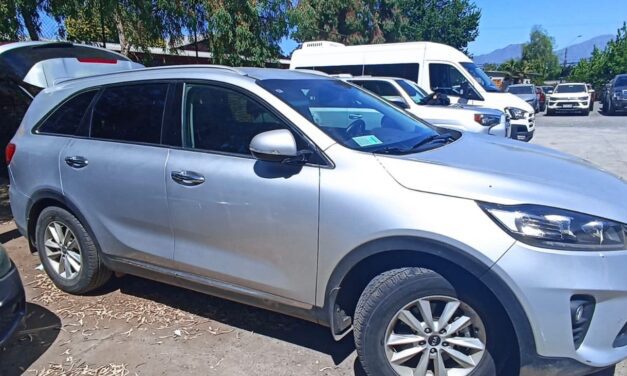 Hallan automóviles que habrían utilizado en robos a tiendas de Rengo y San Vicente.