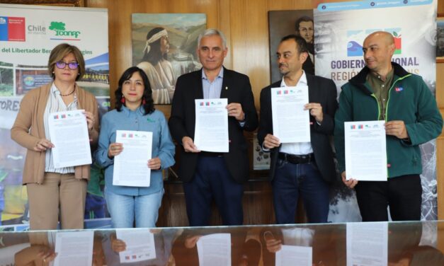 Gobierno Regional, Minvu, SAG y CONAF firman convenio para enfrentar aumento de parcelas en áreas rurales