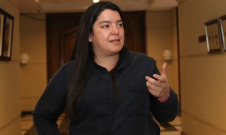 Diputada Romero acusa “discriminación” y “centralismo” tras congelamiento de tarifas en el transporte público sólo en Santiago y no en todo el país