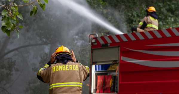 Amenazan de muerte a Bomberos de Vicuña en Ercilla para quitarles agua para incendios