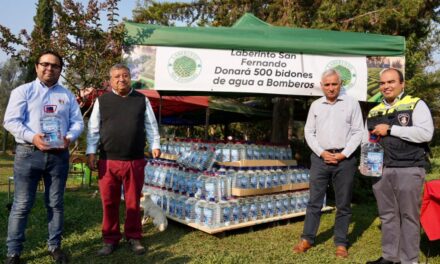 Propietario de Laberinto de San Fernando hace una importante donación a Bomberos de O´Higgins