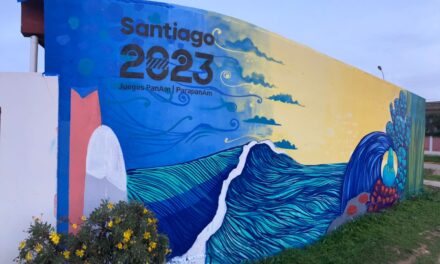 Vecinos de comunas sede pintan los Murales Barriales de Santiago 2023