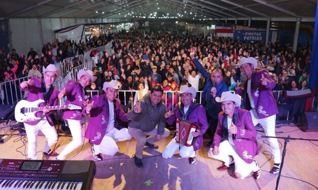 Inolvidable celebración de Fiestas Patrias en Santa Cruz