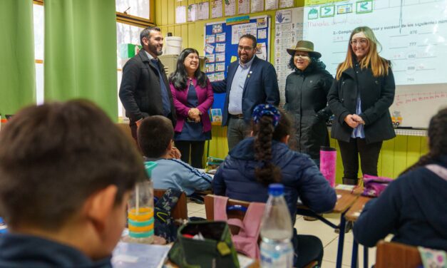 Ministro de Educación visita Región de O’Higgins y anuncia entrega de $450 millones para mejorar escuela: “Necesitamos generar condiciones habilitantes para el aprendizaje”