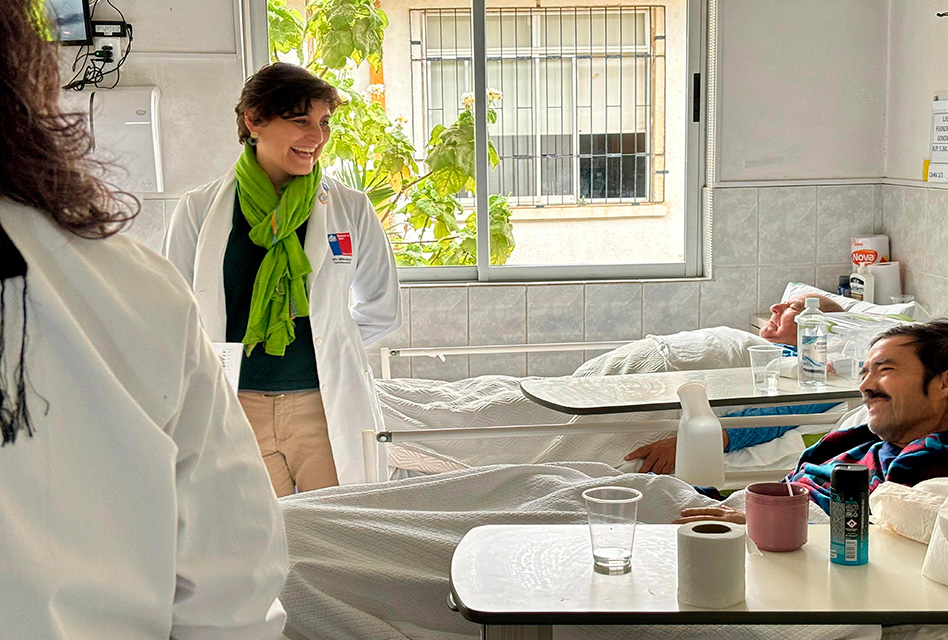 Ministra de Salud visitó hospitales de Rengo y Pichilemu