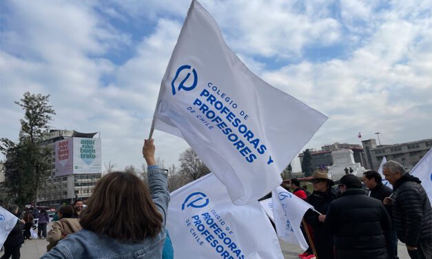Contundente movilización nacional de docentes, lleva al Mineduc a solicitar reunión con el colegio profesores para dar respuestas a sus demandas.