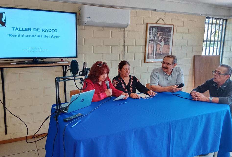 Adultos mayores de la comuna de Codegua se capacitaron en taller de Radio