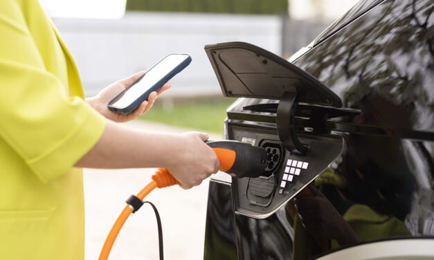 Ventas de autos eléctricos alcanzan nuevo récord