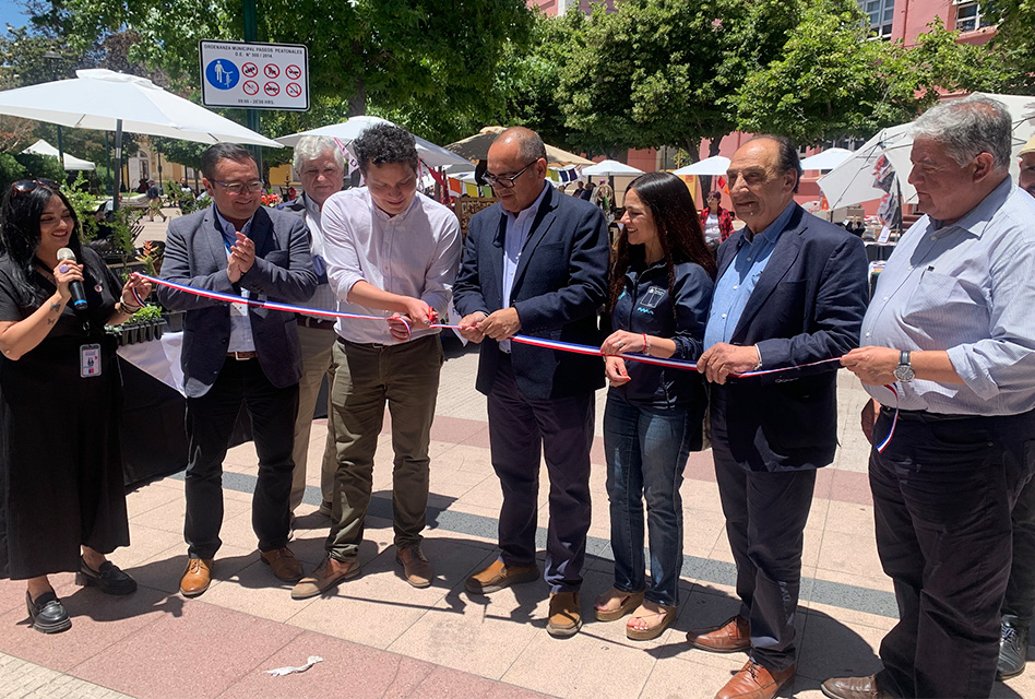 ExpoFOSIS Navidad abre con 45 emprendimientos en la Plaza Los Héroes de Rancagua