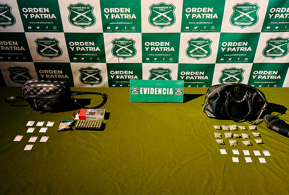 En control vehicular Carabineros logra la detención de tres personas por receptación, porte ilegal de municiones y droga