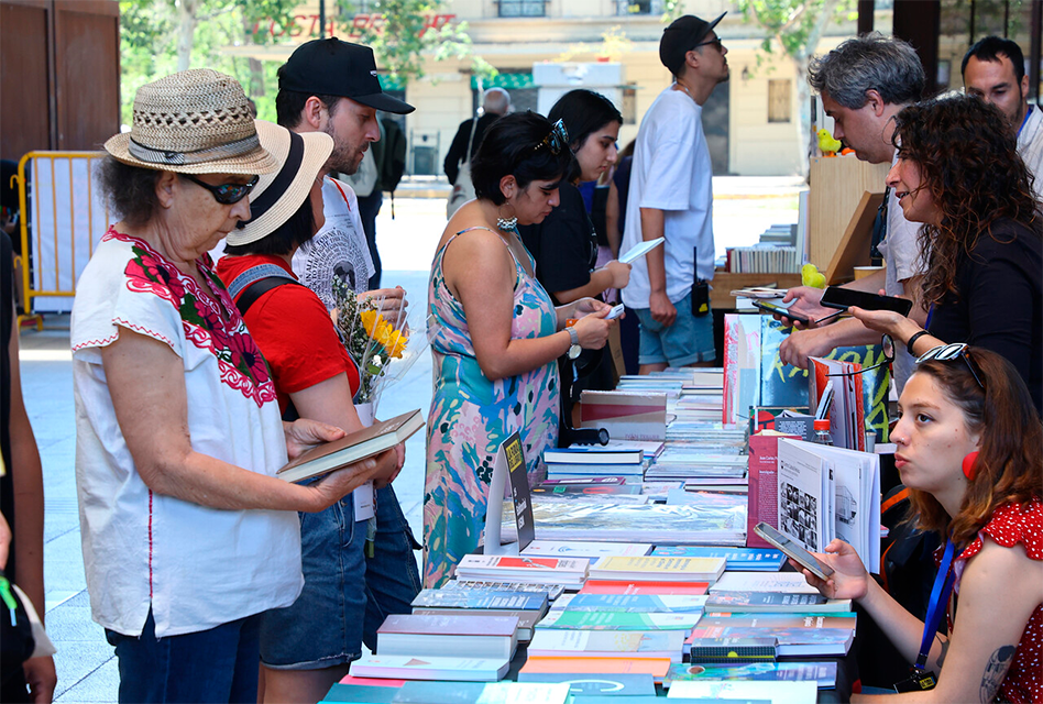 ¿Estás malo o mala para leer?: Cinco consejos que te harán activar el hábito de lectura en el Día del Libro