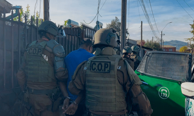Seremi de Seguridad y Carabineros participan de importante operativo en población Santa Filomena