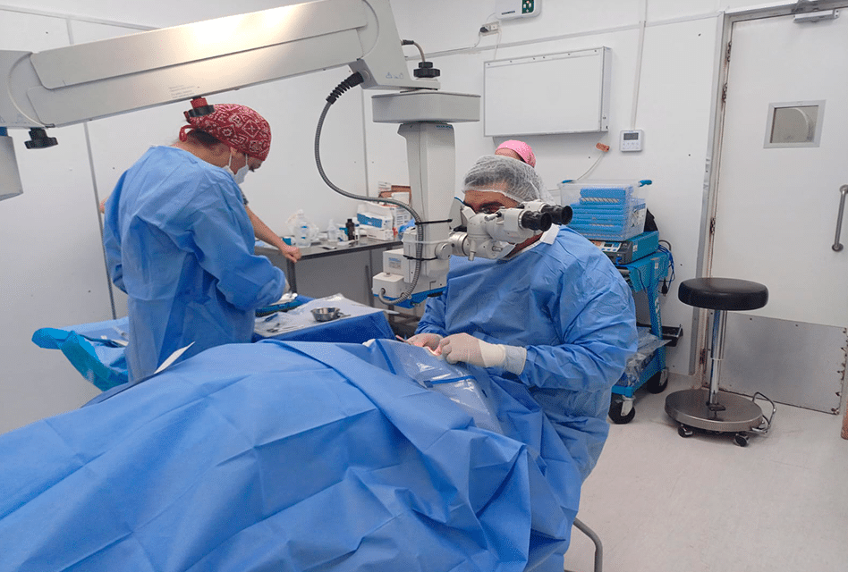 Operativo oftalmológico devuelve la esperanza a más de cien pacientes en el Hospital de Rengo