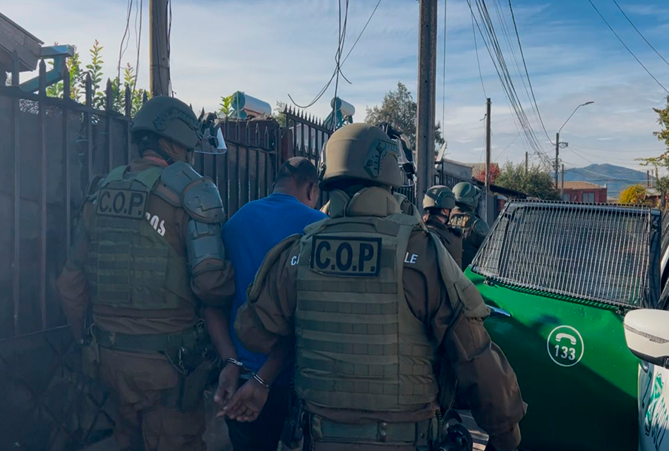 Seremi de Seguridad y Carabineros participan de importante operativo en población Santa Filomena