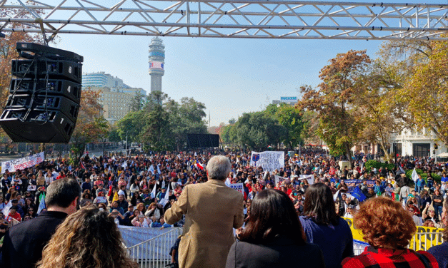 Tras masivo paro y multitudinarias marchas en todo Chile: Profesores advierte a Cataldo “Si mañana no hay respuestas, la siguiente fase será una movilización extendida y paralización indefinida”