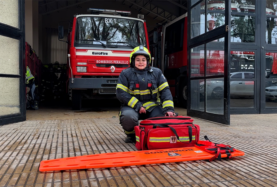 Bomberas de O´Higgins cuentan con trajes normados para una mayor seguridad ante incendios