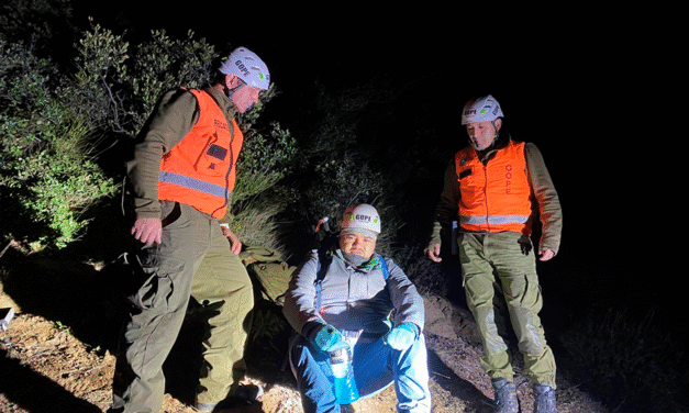 Carabineros rescata a un joven extraviado en cerro de difícil acceso en San Fernando