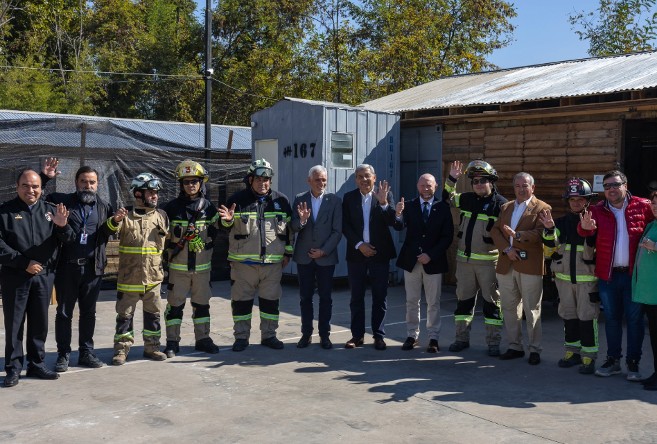 Entregan terreno para la construcción de la Tercera Compañía de Bomberos de El Abra en Requínoa