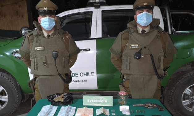 Carabineros detiene a dos sujetos por tenencia ilegal de armas de fuego y municiones