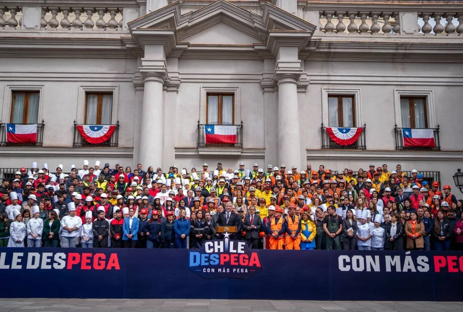 Santa Cruz invertirá fondos de Chile Despega en sedes sociales, veredas, canchas y plazas, con más de 60 empleos proyectados